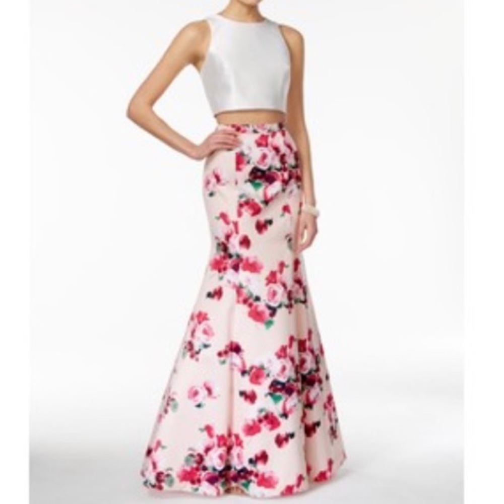 Two-piece satin gown with floral skirt 💝